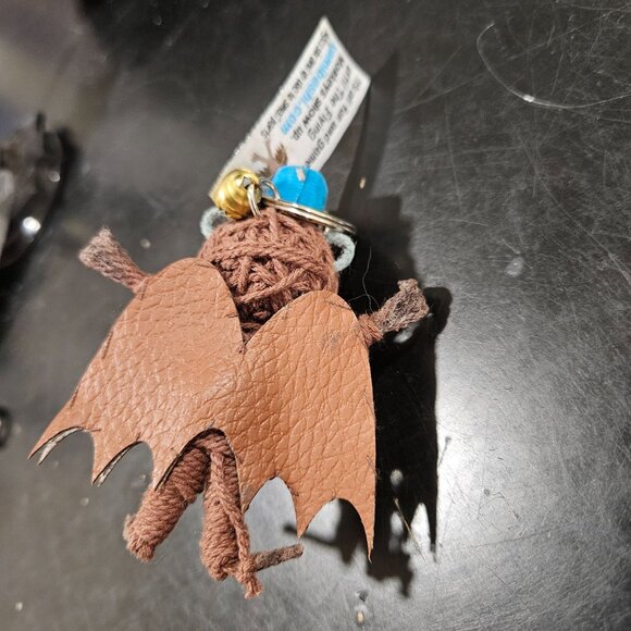 The String doll Gang The Flying Monkey Keychain - Picture 2 of 2